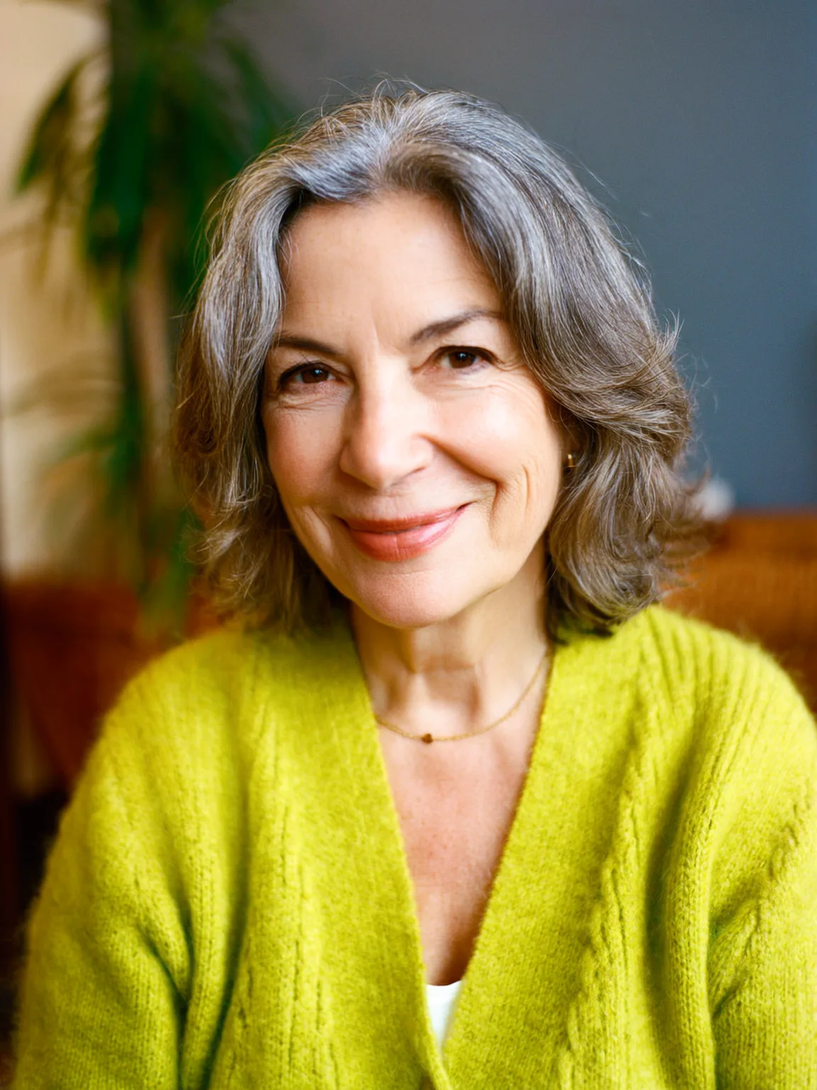 Shoulder-Length Soft Silver Frost Layers without Bangs